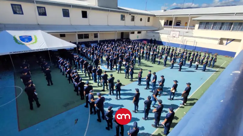 Casi 300 hombres y mujeres inician su formación para convertirse en policías