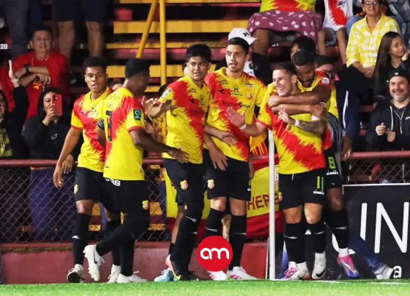 Herediano pone en juego el liderato ante Liberia en una noche de presión en el Carlos Alvarado