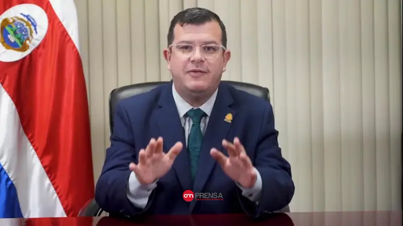 Comunicación directa y sin filtros: Laura Fernández mantiene a Arnold Zamora en su equipo clave