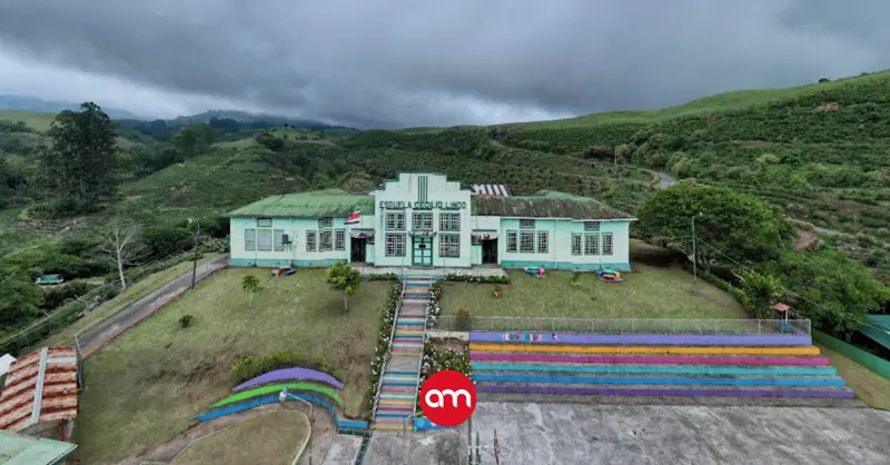 "¡Cierren la escuela!": Video revela desesperación y temor que desató balacera cerca de escuela en Cartago