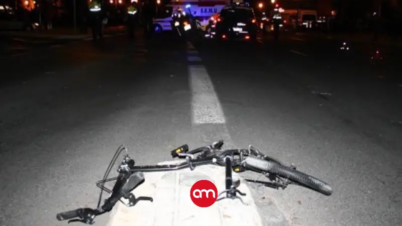 Ciclista muere al ser impactado por tráiler en aparente intento de cambiarse de carril