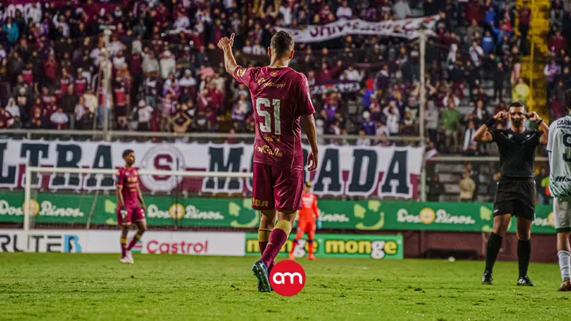 Saprissa quiere dar otro golpe en Centroamérica: el líder perfecto recibe al Mixco en La Cueva