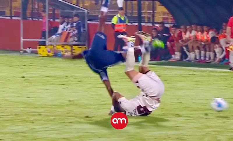 Así justifica el Macho Ramírez la artera tijereta de Matarrita que dejó a la Liga con diez hombres y la afición indignada
