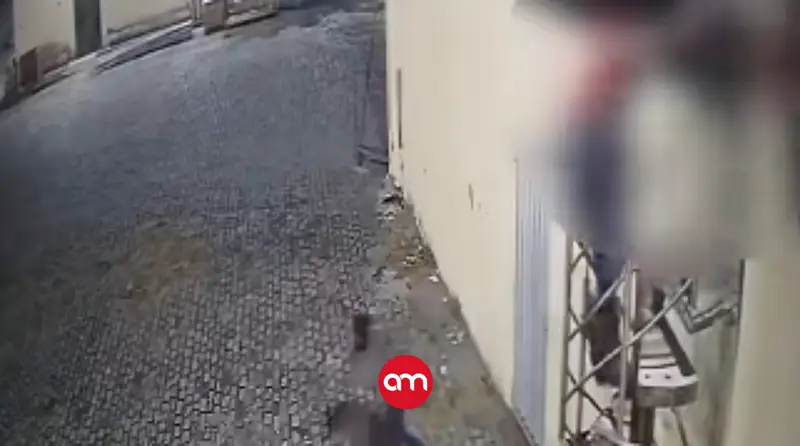 (Video) Guarda de seguridad mata a tres criminales que lo intentaron asaltar en su trabajo