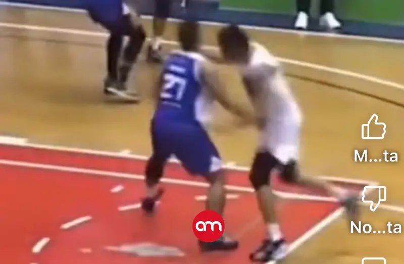 Brutal agresión en partido de baloncesto envía a un jugador al hospital
