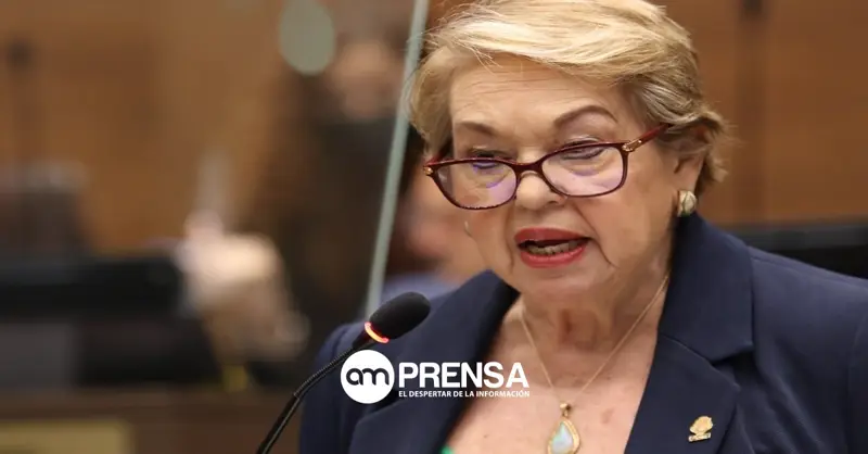 "Carebarro": Gloria Navas lanza dura crítica contra el presidente tras anuncio del nuevo hospital de Cartago