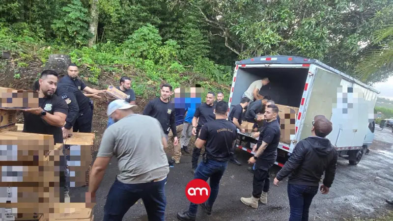 Nueve detenidos y centenares de cajas de atún recuperadas tras robo de contenedores en Limón