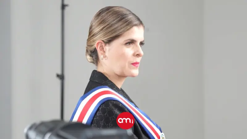 Laura Fernández jura ante la Constitución y asume las riendas de Costa Rica