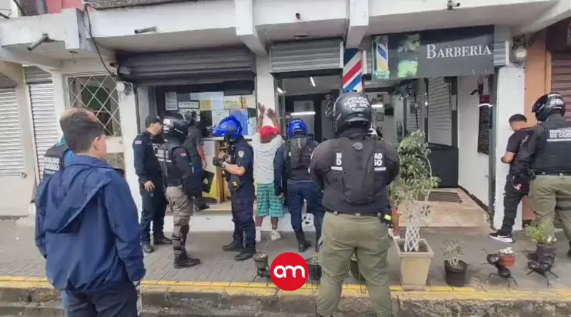 Operativo policial en el centro de Cartago deja negocios clausurados, droga decomisada y personas investigadas