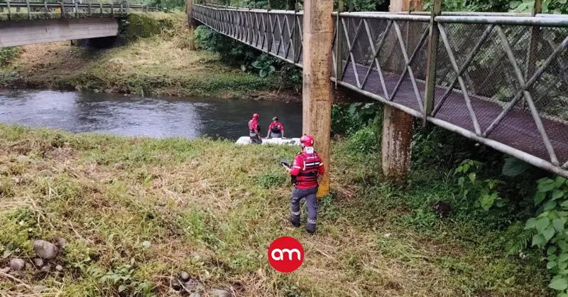 Encuentran con vida a adulto mayor desaparecido en Sarapiquí: Cruz Roja lo traslada de urgencia al hospital
