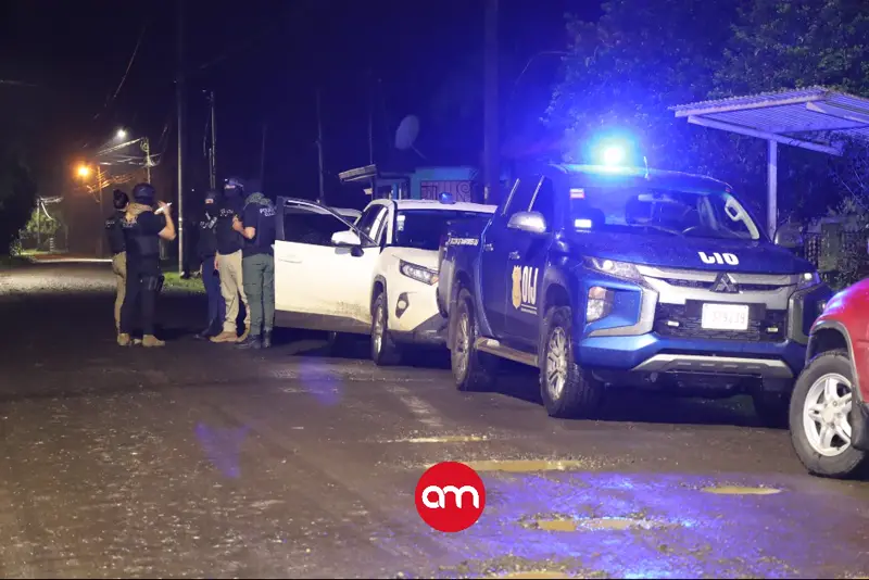Sicarios matan a su víctima de 10 balazos mientras se refugiaba de la lluvia