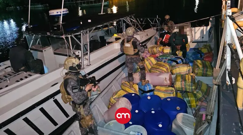 Dos narcos ticos y tres colombianos detenidos en altamar con cargamento de casi 2 mil kilos de droga