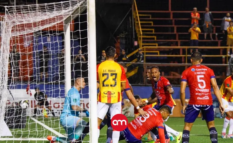 San Carlos hace valer su patio y mete presión a líderes