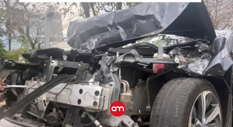 Famoso ex futbolista y presentador sufre violento choque: vea cómo quedó su carro