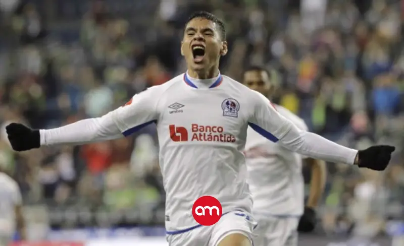 Futbolista hondureño sorprende al pasar del Olímpia a un equipo chico de Costa Rica