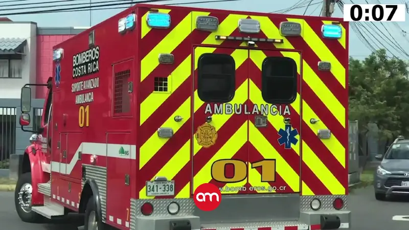 Motociclistas pusieron en riesgo el traslado al hospital de biólogo atacado por un tiburón