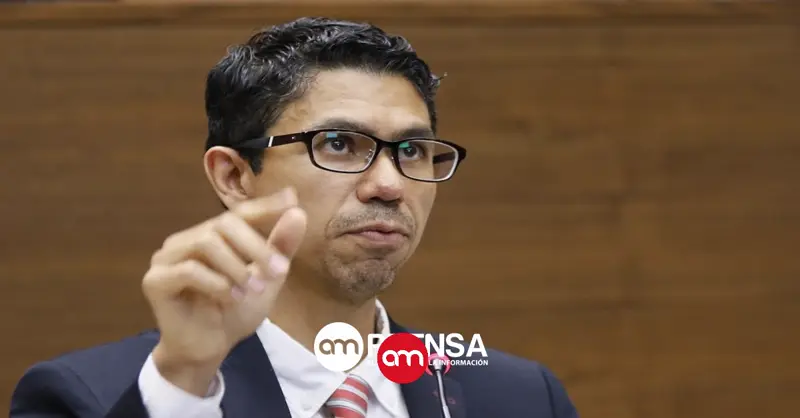 Luis Amador le dice adiós al PPSD y renuncia a su aspiración presidencial