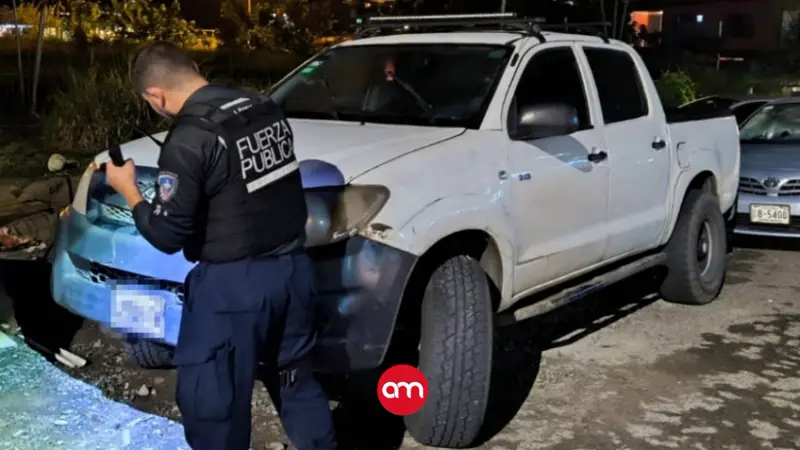Policía recupera en controles de carretera una moto y un pick up que habían sido robados
