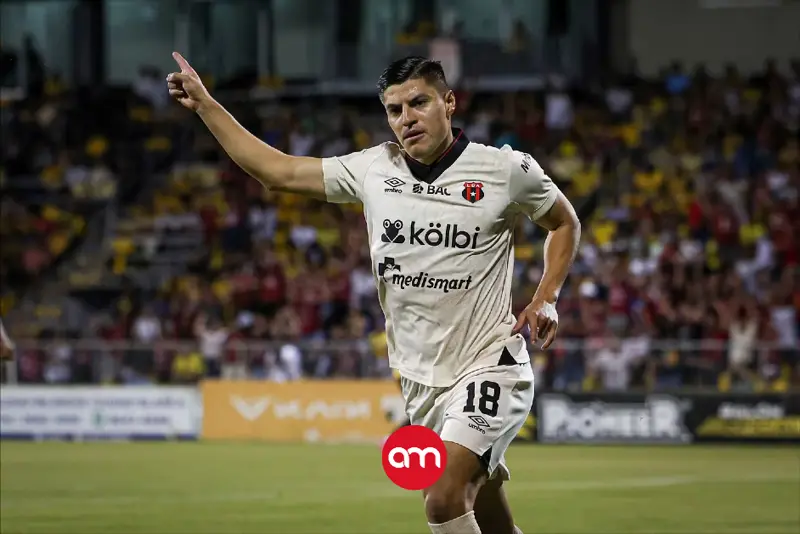 Alajuelense asegura gol: Cisneros renueva y despeja dudas en ataque