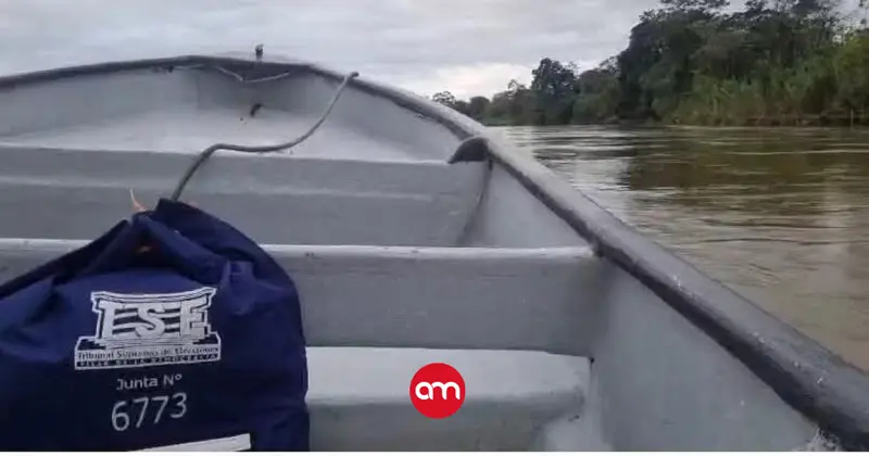 Embarcación policial que trasladaba tulas electorales de Isla del Coco captura embarcación narco