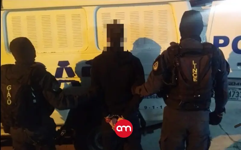 Policía saca de las calles a hombre requerido por homicidio que andaba tranquilamente en la calle