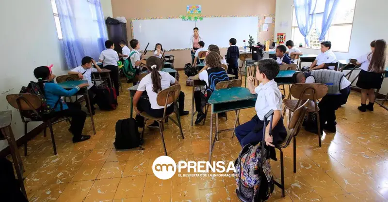 Defensoría advierte retroceso en educación pública por recortes presupuestarios al MEP