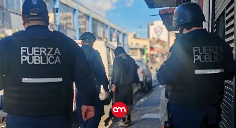 Policías toman el centro de San José en un operativo contra la delincuencia, los migrantes indocumentados y las drogas