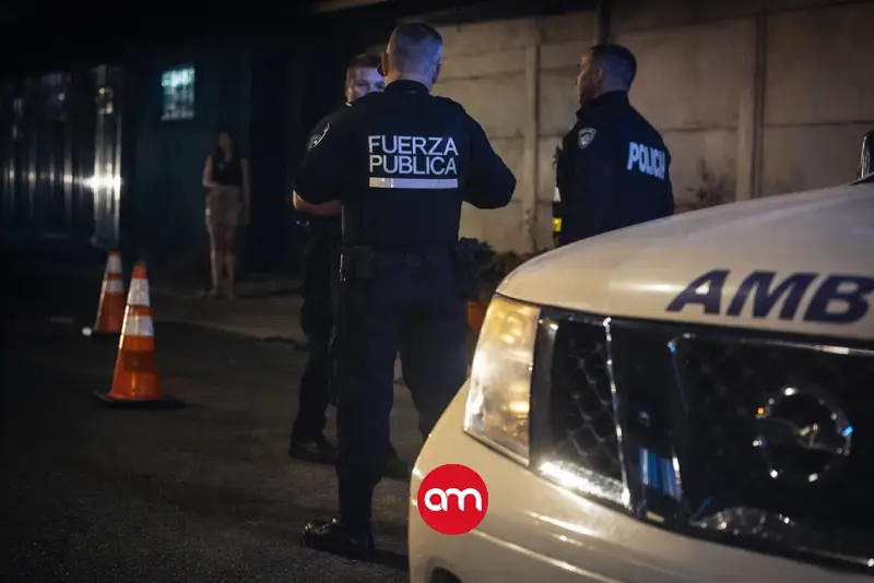 Sicario en moto desata terror en la noche: disparan contra búnker y hieren a dos personas