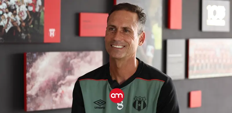 Marcelo Sarvas deja una gran duda en los aficionados de Alajuelense