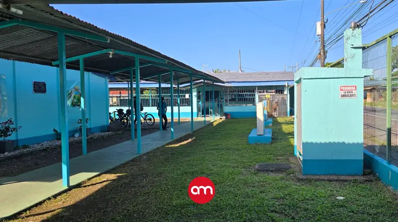 Defensoría urge nuevo mega centro educativo en Guácimo por fallas en colegio
