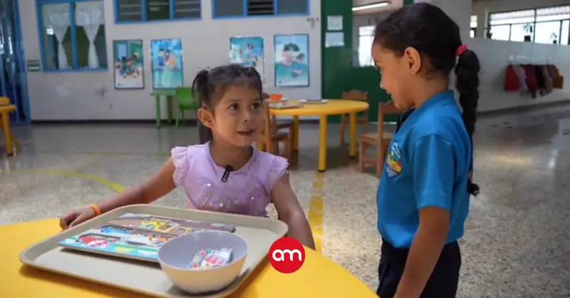 Más de 600 niños de zonas vulnerables ya hablan inglés gracias a los CEN-CINAI