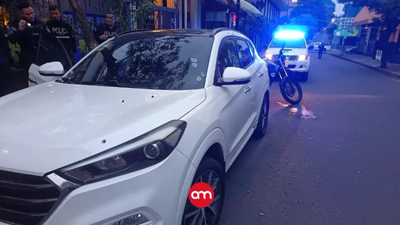 OIJ identifica a pareja asesinada dentro de vehículo frente al antiguo Hotel El Rey