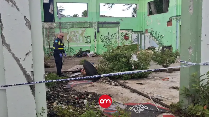 Hallan cadáver envuelto en una cobija y con aparentes signos de violencia en antiguo edificio estatal
