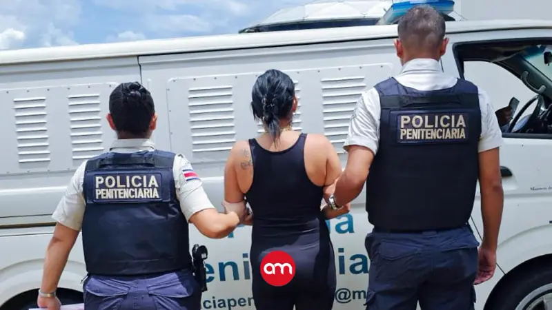 Arrestan mujer cuando pretendía meter pasta de crack a cárcel en paquete de jabón