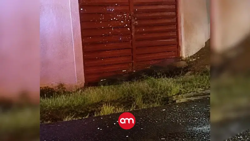 Así retumbó la madrugada en Cartago: cámara captó el aterrador sonido de la lluvia de balas contra una vivienda