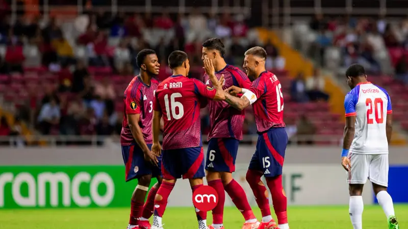 “Caos total” en la Tricolor: expulsan a tres jugadores por indisciplina previo a los duelos ante Colombia e Inglaterra