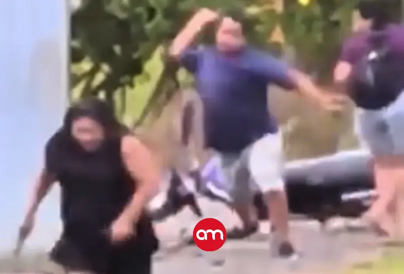 (Video) Amenazas, pedradas, insultos y un perico muerto: así terminó un bochinche en Limón