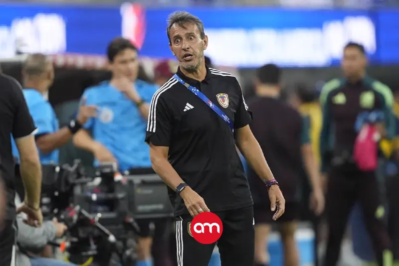 Batalla por La Sele: Roberto Moreno y Fernando “Bocha” Batista frente a frente por el banquillo de Costa Rica