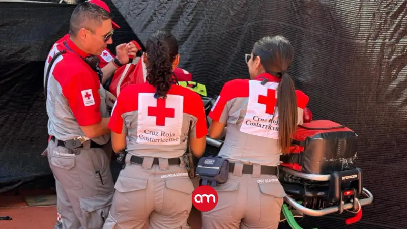 Alarma en escuela de Puriscal: ocho personas trasladadas al hospital tras olor extraño