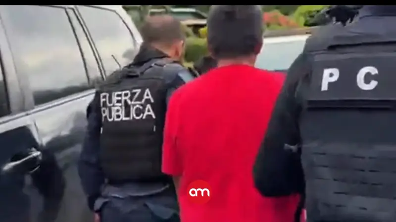 Arrestan empleado municipal: Policía lo vinculó con un grave delito desde su casa