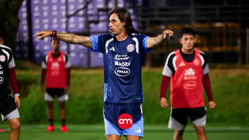 Bryan Ruiz prepara su debut con la Sele entre poco tiempo y cambios en la convocatoria