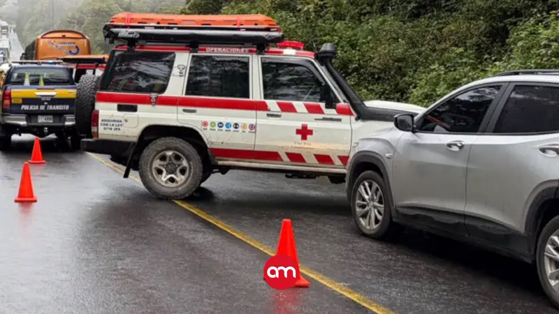 Choque entre bus escolar y camión: Cruz Roja reporta heridos y prensados