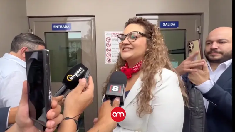 Condenan a “La Colocha” por amenazar a Ariel Robles con “sacarle el sirope de la nariz”