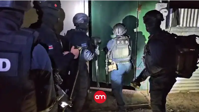 De madrugada y a la fuerza: PCD tumba puertas en allanamientos contra narcomenudeo