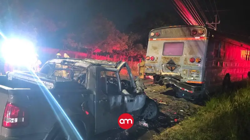 Dos personas mueren tras incendio de vehículo luego de colisión en Escazú