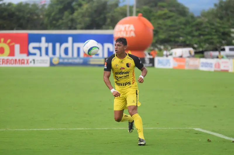 Francisco Flores Zapata: el único tico que tendrá la oportunidad de jugar contra Argentina