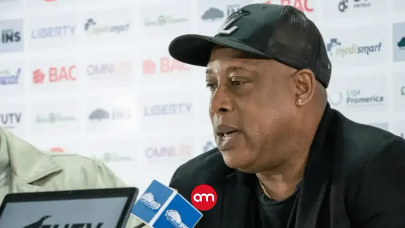 Hernán Medford explota y reta a periodistas de TDMAX