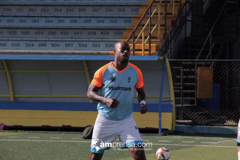 Johnny Woodly: El goleador que salió del retiro para ayudar a la UCR