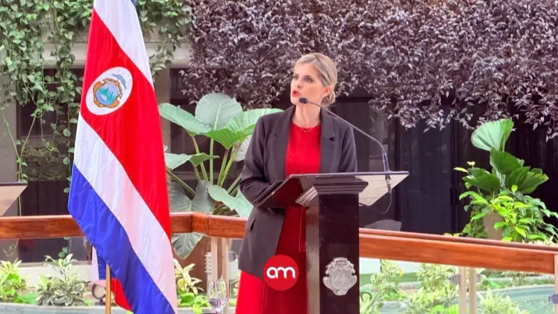 Laura Fernández despide al canciller Manuel Tovar por asistir a reunión con Trump y dejarla sin campo