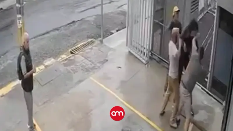 ¡Le cayó la furia de los vecinos! Vapulearon y capturaron a agresor de veterinaria: todo quedó grabado